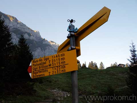Wegweiser bei Chlihütten