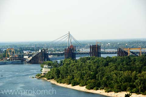 Eine neue Brücke wird gebaut