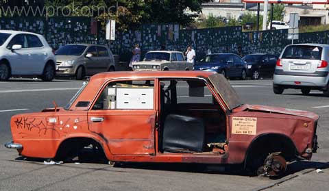 Nochmals der Dauerparkierer: ein Minihotel!