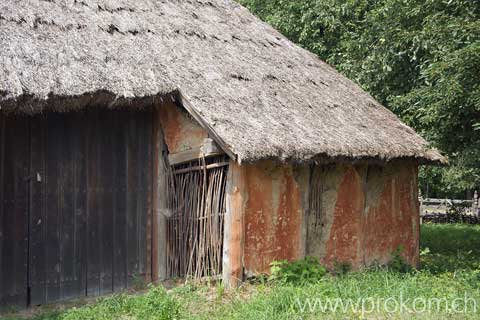 einfaches Bauernhaus