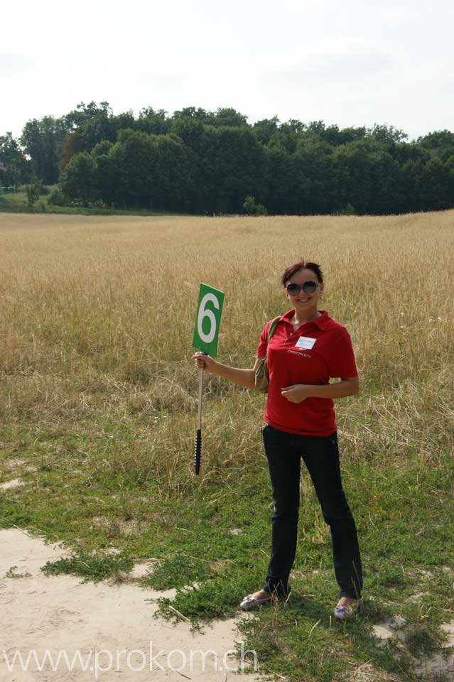 Eine junge Dame sagt Adieu